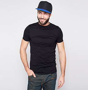 Mann trägt Urban Cap - Vorschau