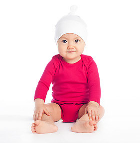 Baby trägt Bio-Mütze - Vorschau