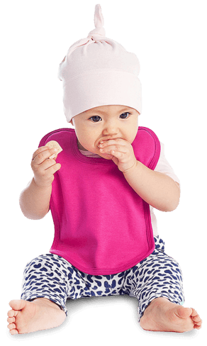 Baby trägt Lätzchen zum bedrucken